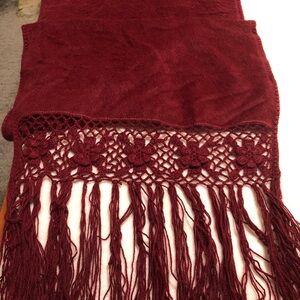 Elegant Burgundy Alpaca Scarf with Fringe